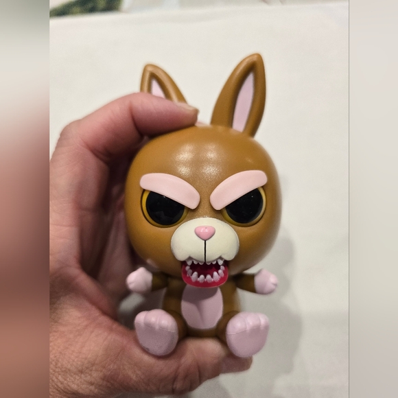 Feisty Pets Vicky Vicious 4" Figure - Picture 10 of 10